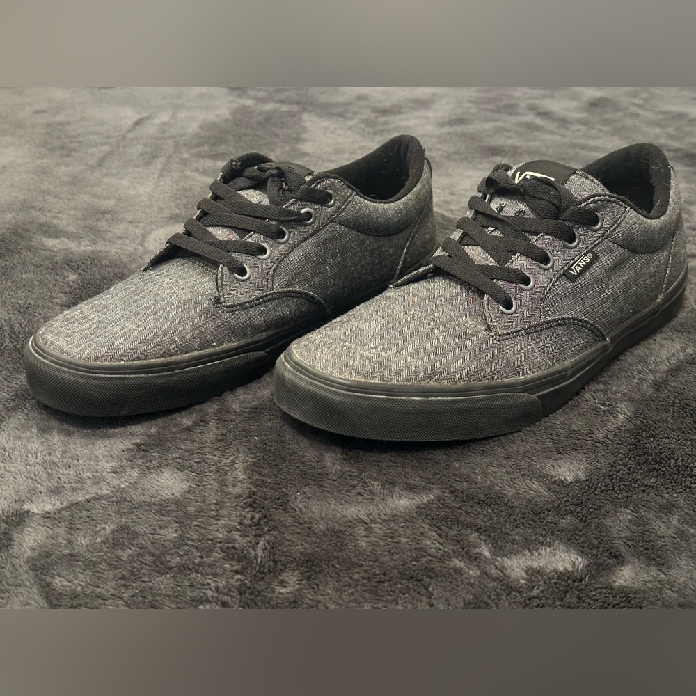Men's Dark Grey VANS Size 11.5 - Excellent Pre-owned Condition